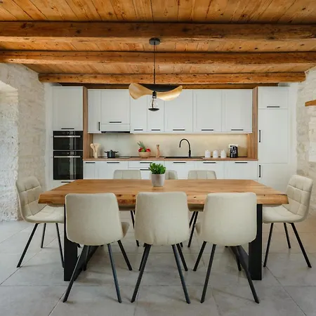 Willa Lapidea By Istrialux