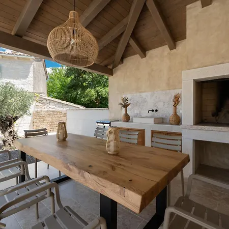 Willa Lapidea By Istrialux Sivati