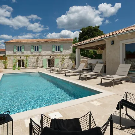 Willa Lapidea By Istrialux Sivati