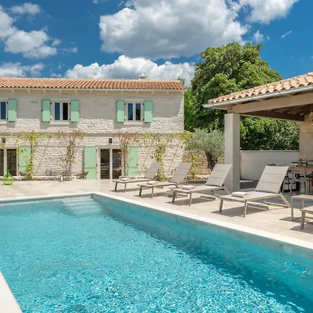 Willa Lapidea By Istrialux