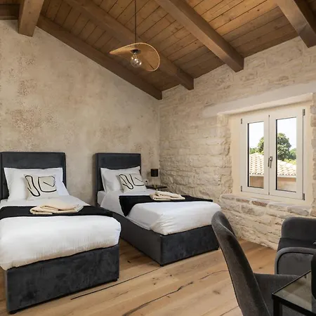 Willa Lapidea By Istrialux Sivati