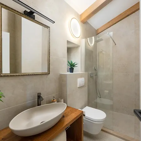 Lapidea By Istrialux Willa *